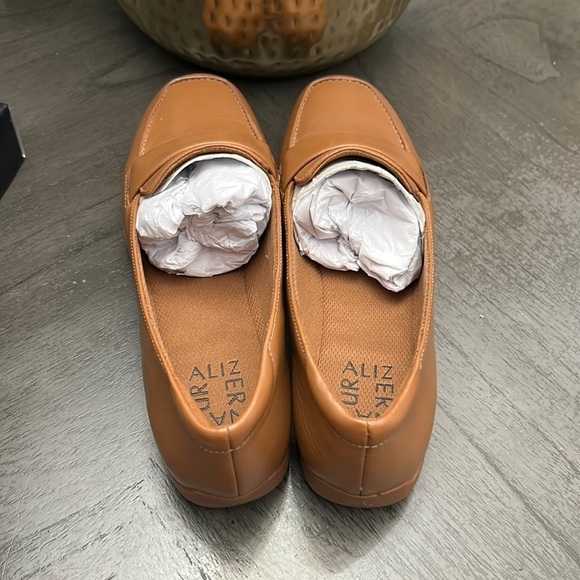 NATURALIZER Genn-Flow Slip-ons - Picture 11 of 15